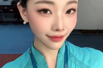 Nữ tiếp viên người Hàn trong tổ bay Việt sở hữu nhan sắc rạng rỡ, đang được chú ý là ai?