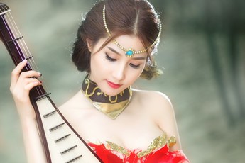 Cùng ngắm bộ cosplay mỹ nhân cổ trang của Diễm My 9x