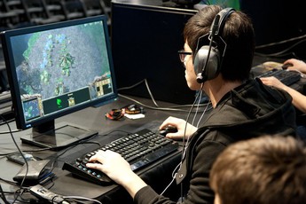 Khoa học chứng minh chơi game giúp học giỏi hơn