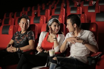 iGà “vung tiền” bao trọn rạp phim cùng 5S Online