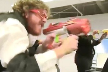 Khi chiến trường của game bắn súng được chuyển ra ngoài đời