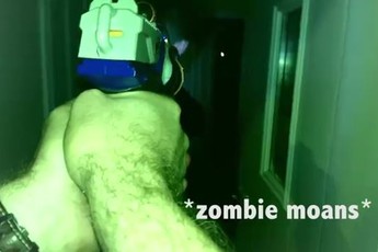 Độc đáo chơi game Zombie ngoài đời thực