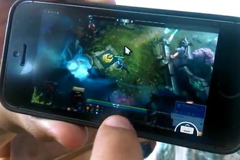 Chơi DOTA 2 trên điện thoại thật là dễ dàng