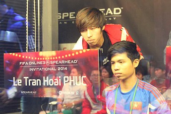 FIFA Online 3 Việt Nam dùng đội hình "độc" áp đảo đối thủ quốc tế