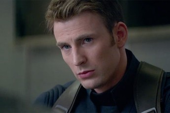 Chris Evans chưa muốn từ bỏ chiếc khiên của Captain America