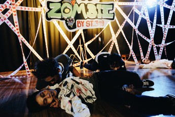 Nhóm nhảy ST.319 hóa zombie trình diễn vũ đạo The Walking Dead