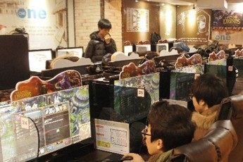 Game thủ xếp hàng thứ... 43 tỷ mới được chơi Liên Minh Huyền Thoại