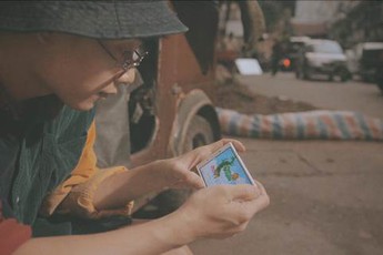 “Lật tẩy” thói quen hàng ngày của Trúc Nhân qua MV Thật Bất Ngờ