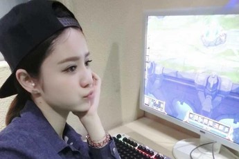 Trương Hinh Nguyệt - Người mẫu xinh đẹp thích chơi Liên Minh Huyền Thoại