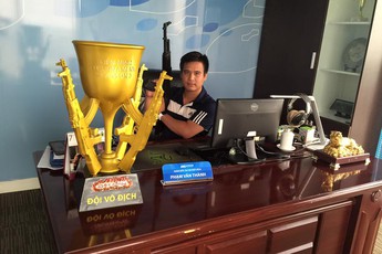 Đột Kích lộ chiếc cúp vô địch khủng nhất từ trước đến nay