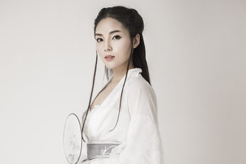 Hoa hậu Kỳ Duyên đẹp thoát tục cùng bộ ảnh Cosplay Thần Long Giáng Thế