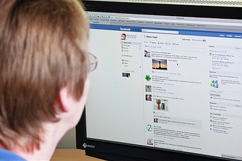 Game thủ đăng ảnh trên Facebook thế nào để không bị khóa tài khoản?