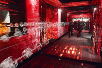Heroes Reborn: Enigma - Siêu phẩm phiêu lưu ăn theo phim bom tấn