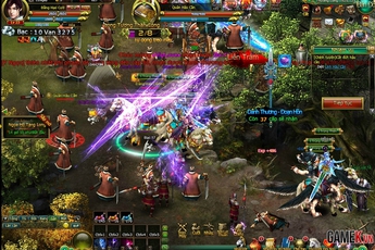 Cùng soi Vạn Thế trong ngày mở cửa tại Việt Nam