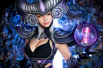 Cosplay champion Syndra gợi cảm trong Liên Minh Huyền Thoại
