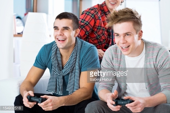 Tình bạn trong game online còn hơn cả ngoài đời?