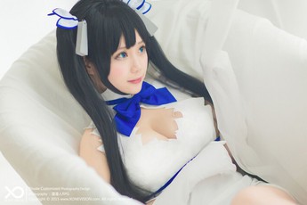 Cosplay Hestia cực dễ thương trong truyện tranh DanMachi