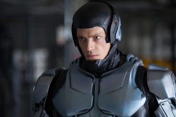 Sao Robocop trở thành đội trưởng của nhóm quái nhân Suicide Squad