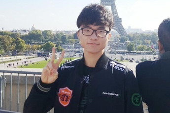 Faker và các đồng đội tranh thủ "tự sướng" cực chất trong ngày cuối tại Paris