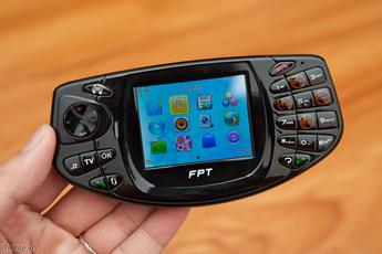 Cận cảnh FPT F-Game - Điện thoại chơi game do Việt Nam sản xuất