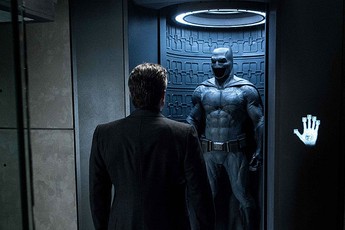 Lộ diện căn cứ cực kì hiện đại của Người Dơi trong Batman V Superman