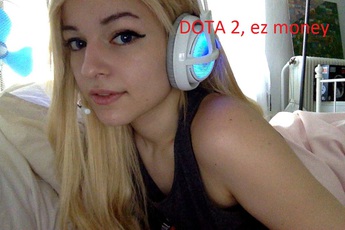 Cô gái kiếm hơn 270 triệu VNĐ nhờ chơi DOTA 2 cực gà
