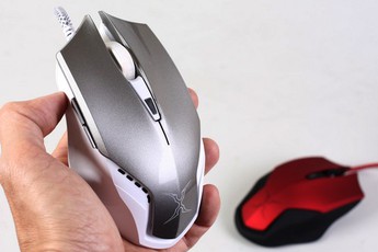 Cận cảnh chuột chơi game FoxXRay Armor giá mềm