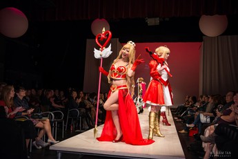 Lạ mắt với màn trình diễn cosplay trên sàn Catwalk