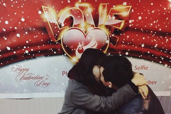 Độc đáo quán net cho bạn gái của game thủ chơi miễn phí