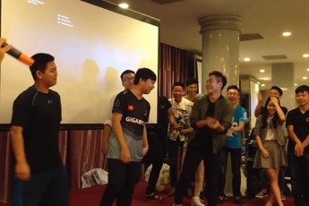 "Không nhặt được mồm" khi xem SOFM quẩy cùng đồng bọn