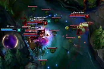 Liên Minh Huyền Thoại: Top 5 pha "dụ hàng" hay nhất tháng 6