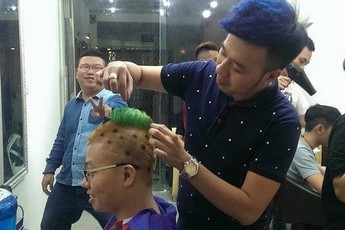 Phát sốt với chàng game thủ Việt cắt tóc đầu quả dứa