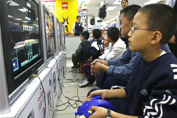 Xôn xao cậu bé 'cầm nhầm' 100 triệu đi chơi điện tử