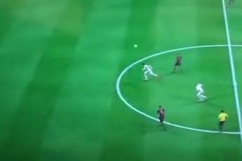 Pha ghi bàn "thánh thần" trong game bóng đá