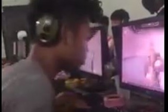 Chết cười với game thủ Đột Kích 'nhập tâm quá đà'