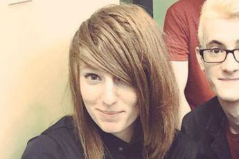 Cô gái đầu tiên vô địch giải đấu Liên Minh Huyền Thoại dành cho nam