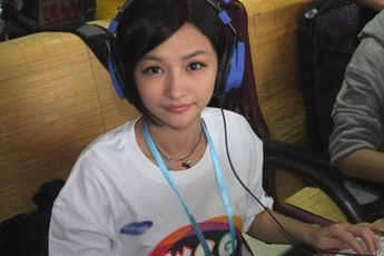 Bạn gái sống chết tìm mua vé offline DOTA 2 cho người yêu