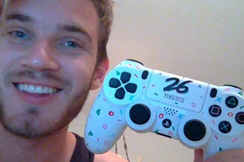 PewDiePie được Sony tặng tay cầm PS4 nhân dịp sinh nhật