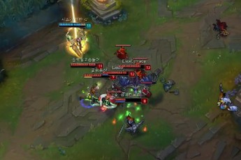 Liên Minh Huyền Thoại: Pentakill "quá nhanh quá nguy hiểm" của Riven