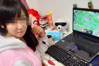 Đắng lòng game thủ Liên Minh Huyền Thoại tỏ tình với hotgirl DOTA và cái kết
