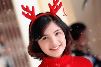 Nữ game thủ xinh đẹp vừa chơi game vừa hát nhạc phim Hậu Duệ Mặt Trời