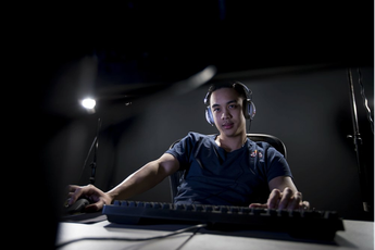 Bức xúc vì bị troll game quá nhiều, gosu DOTA 2 gốc Việt chửi thậm tệ server Đông Nam Á
