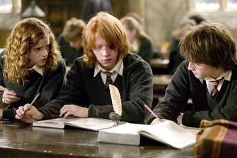 Những ngôi trường kì lạ trên phim ảnh mà ai cũng muốn được theo học