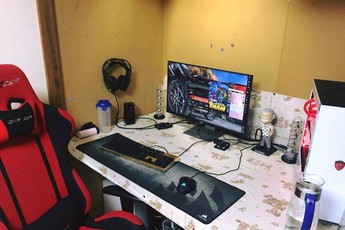 Góc chơi game trong hộc tủ cực sáng tạo của một game thủ Việt Nam sống tại Nhật