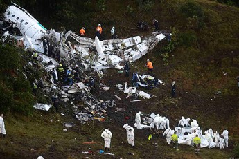 Nghi vấn: Máy bay rơi tại Colombia do tìm máy chơi game cho cầu thủ Brazil