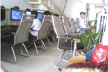 Nhiều chủ quán net kêu than vắng khách trong ngày khai giảng năm học mới