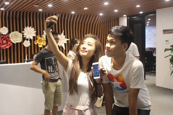 Đả bại AoE Trung Quốc trở về, Chim Sẻ Đi Nắng bất ngờ xuất hiện tại NPH game