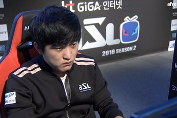 Huyền thoại StarCraft bị cáo buộc cày thuê Liên Minh Huyền Thoại, đã thế còn ngang nhiên stream