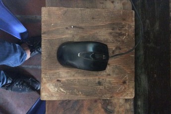 Quán net siêu cổ 10 năm tuổi tại Sóc Sơn: Dùng lót chuột bằng gỗ, vẫn sống tốt