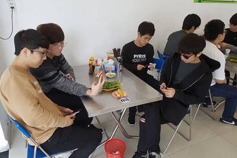 [Hot] Đương kim Á Quân CKTG mùa 6 - đội tuyển Samsung Galaxy bất ngờ có mặt tại Việt Nam